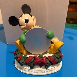 Walt Disney World, 25th anniversary cast holiday celebration figurine